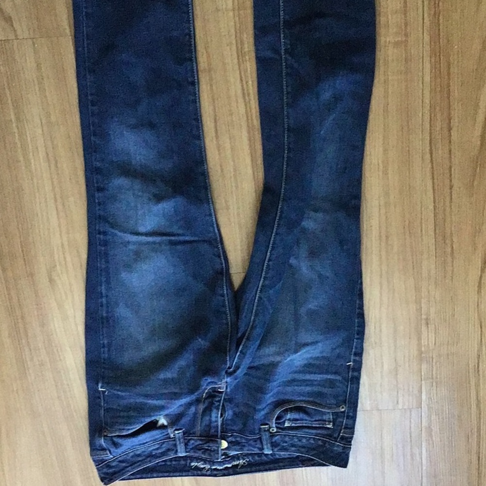 American Eagle blue jeans